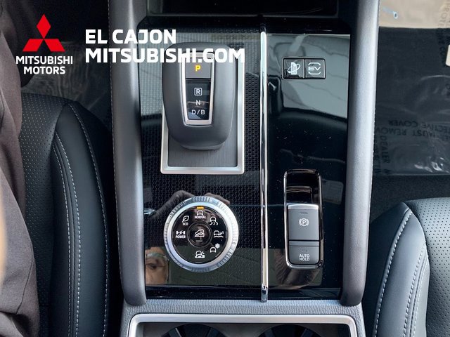 New 2025 Mitsubishi Outlander SEL Black Edition image 18