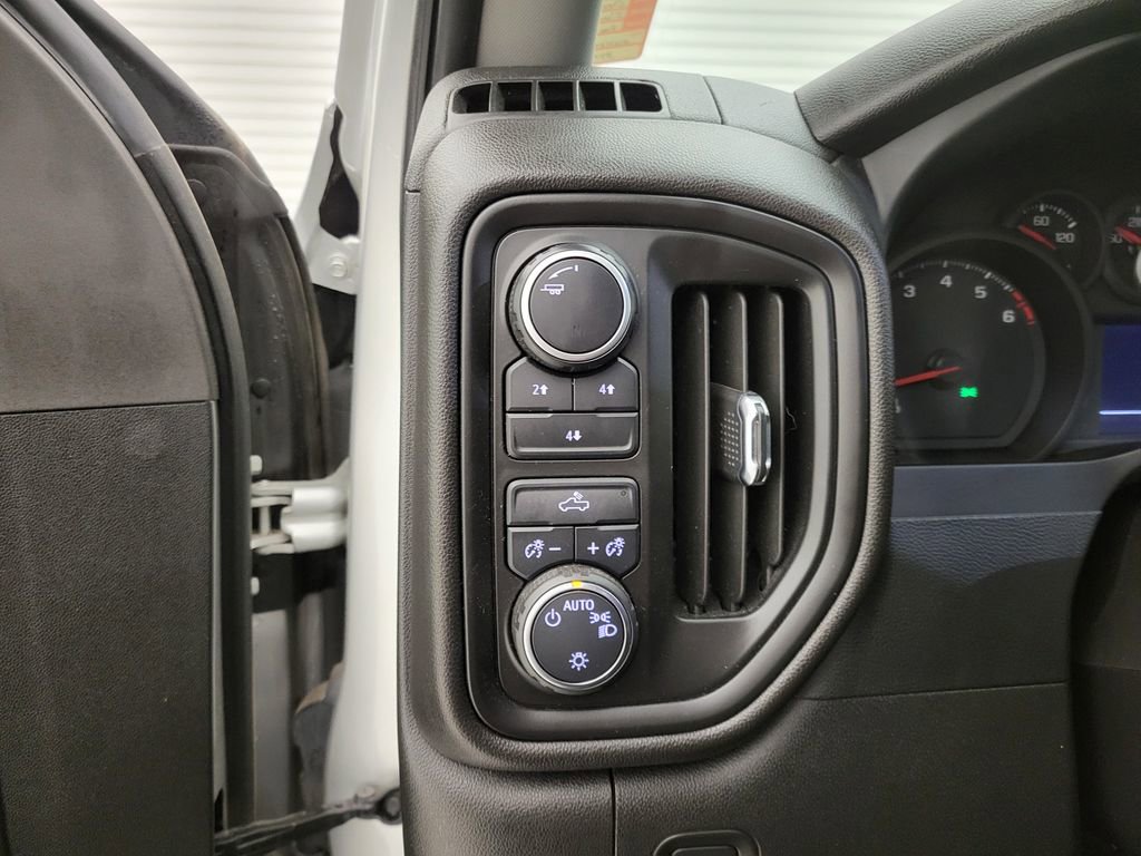 Used 2022 Chevrolet Silverado 2500 Custom image 27