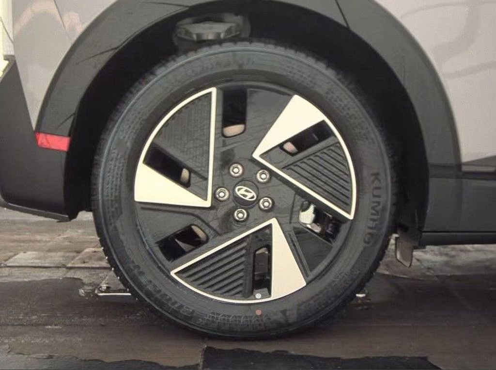 Used 2026 Hyundai Ioniq 5 SEL image 13