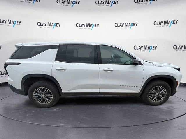 Used 2024 Chevrolet Traverse LS image 6
