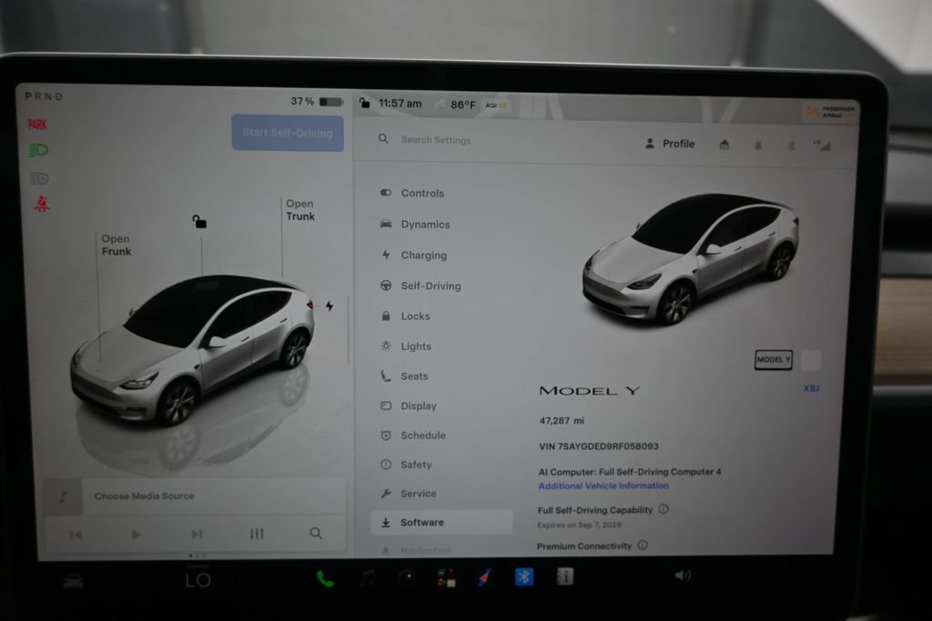 Used 2024 Tesla Model Y 2WD image 26