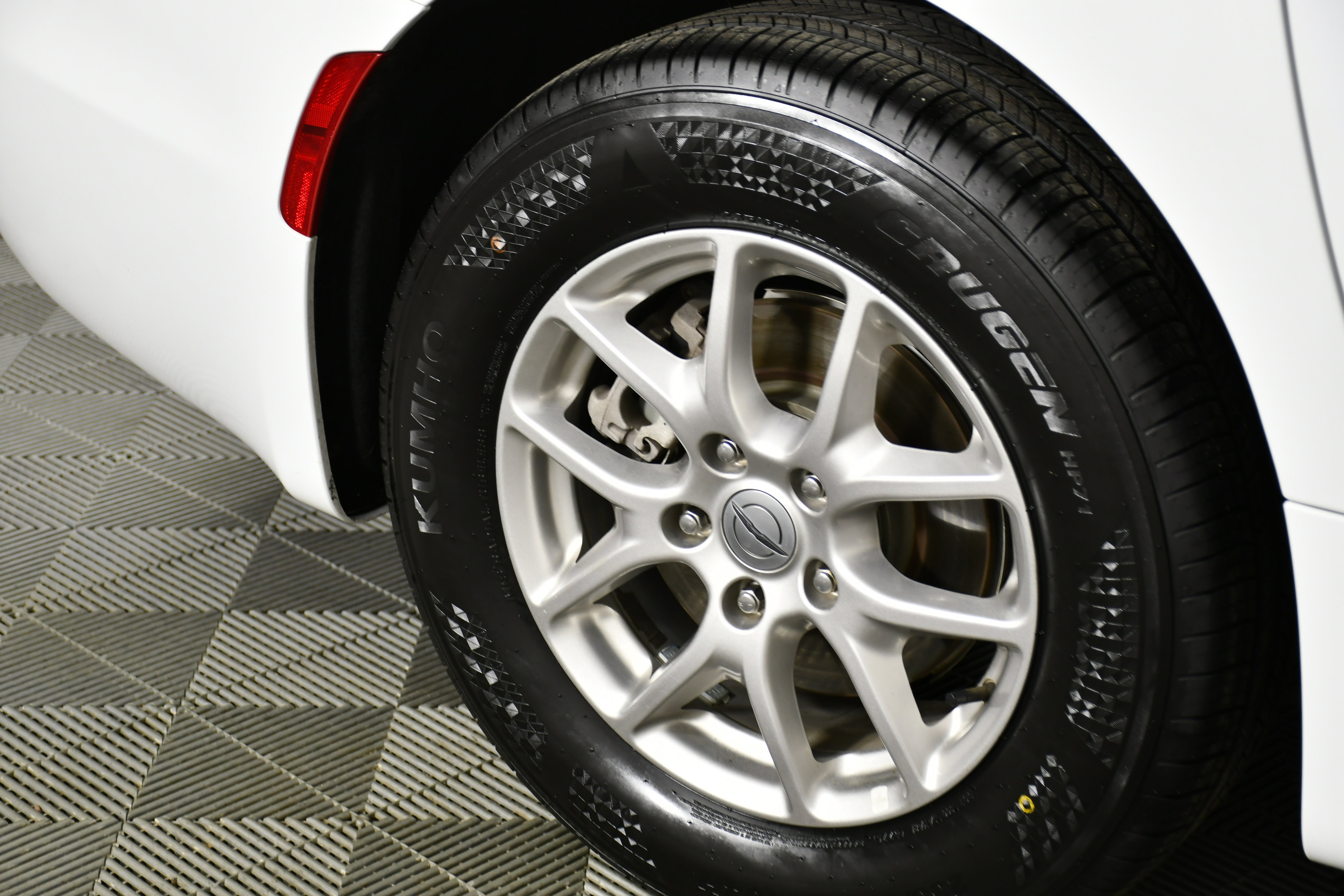 Used 2024 Chrysler Pacifica Touring-L image 53