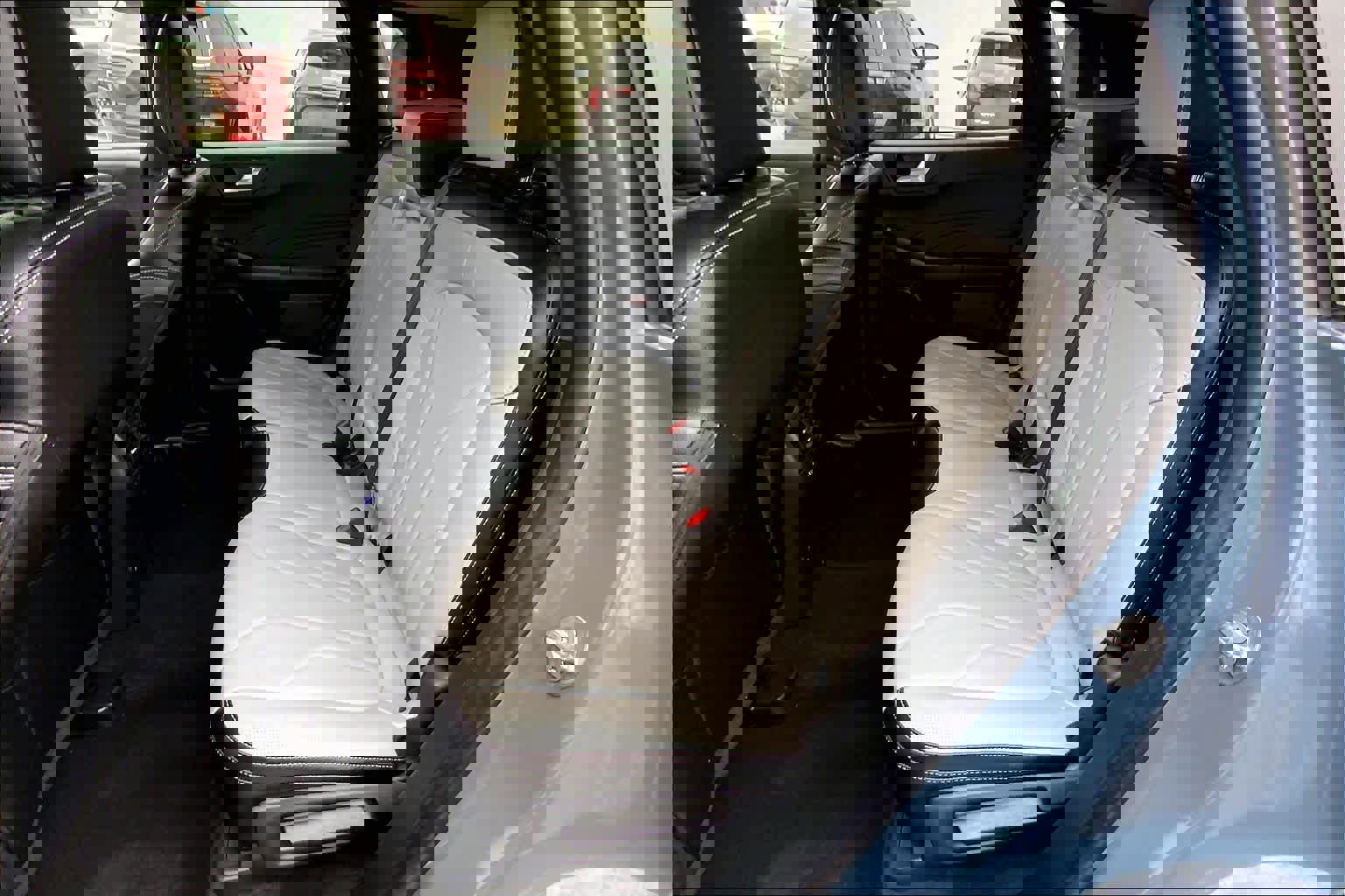 Certified 2025 Ford Escape SE w/ PHEV Premium Package image 21