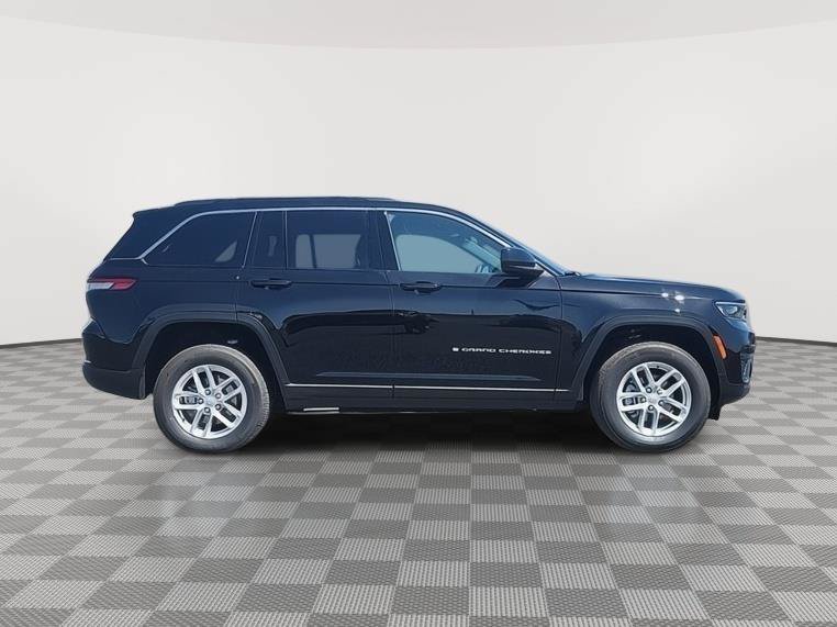 New 2025 Jeep Grand Cherokee Laredo X w/ Luxury Tech Group I AWD/4WD image 6