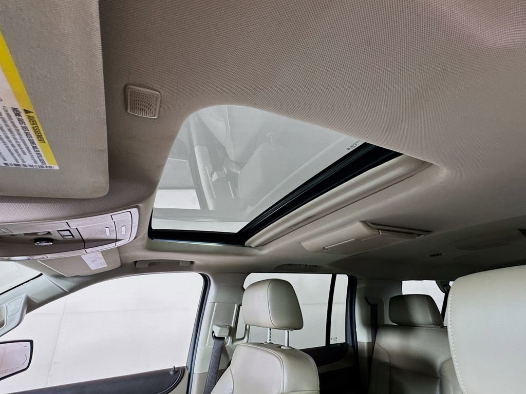 Used 2020 Chevrolet Suburban Premier AWD/4WD image 23