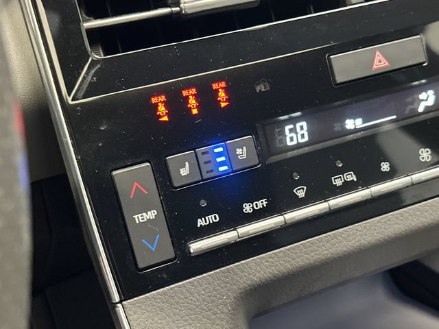 Used 2022 Toyota Avalon Limited w/ Advanced Safety Package FWD image 25