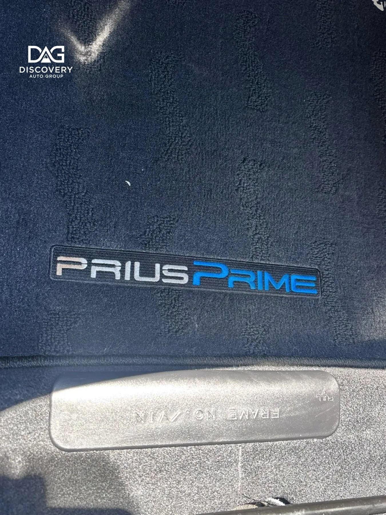 Used 2021 Toyota Prius Prime XLE w/ Carpet Mat Package (TMS) FWD image 18