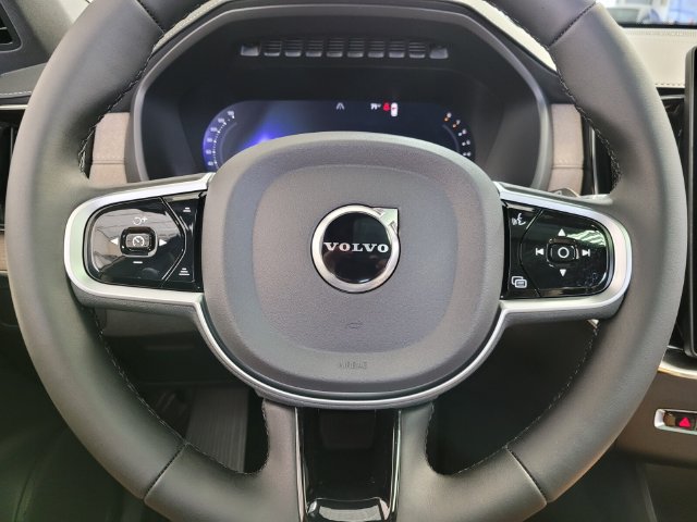 New 2026 Volvo XC90 B6 Plus w/ Protection Package Premier AWD/4WD image 23