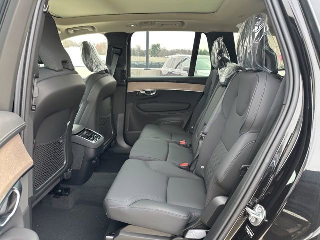 New 2026 Volvo XC90 B6 Plus w/ Protection Package Premier image 11