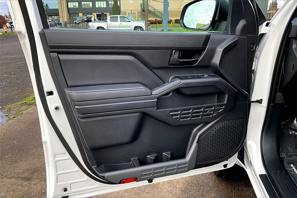Used 2025 Toyota Tacoma SR image 23