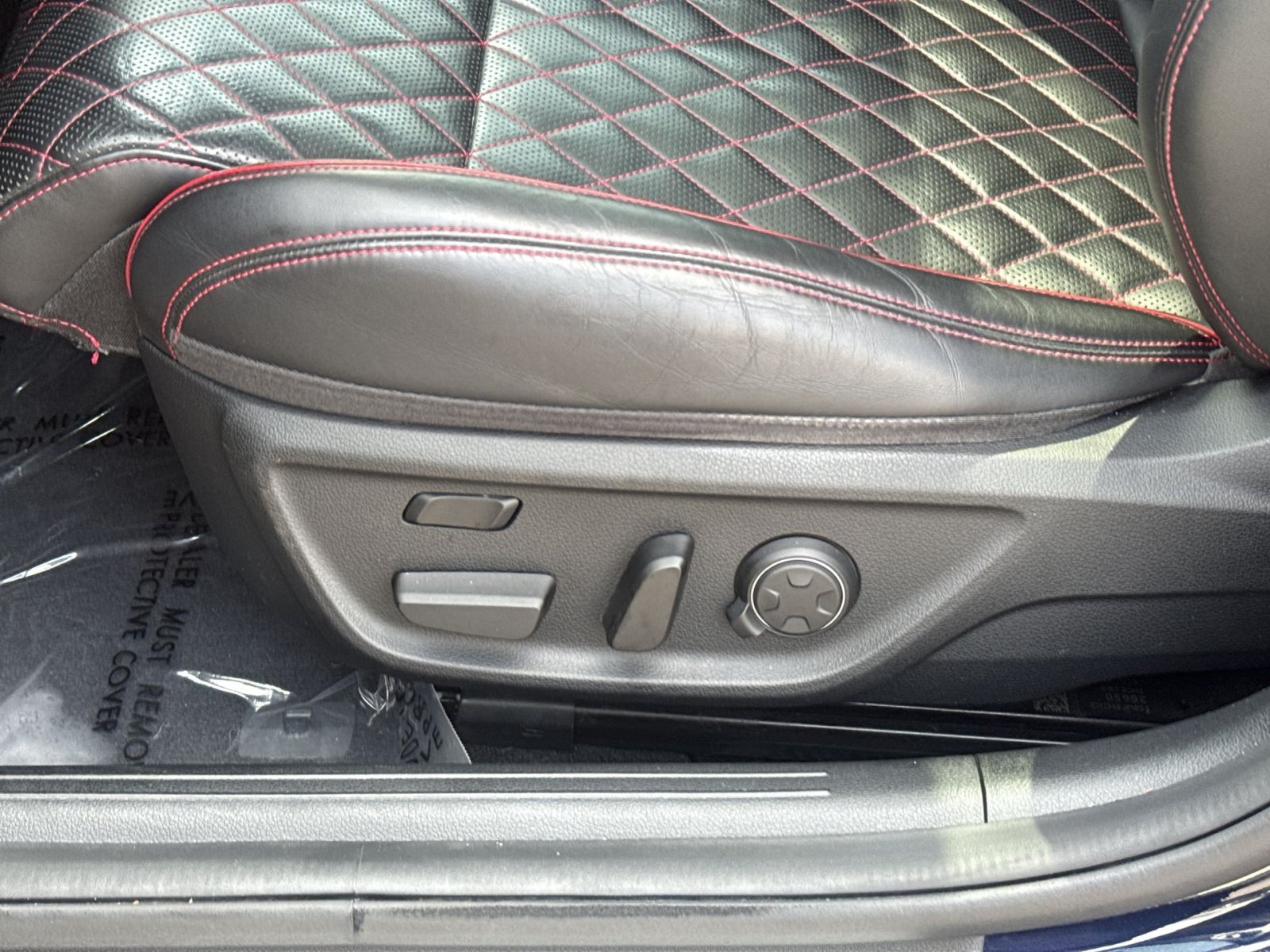 Used 2023 Genesis G70 3.3T w/ Sport Prestige Package RWD image 14