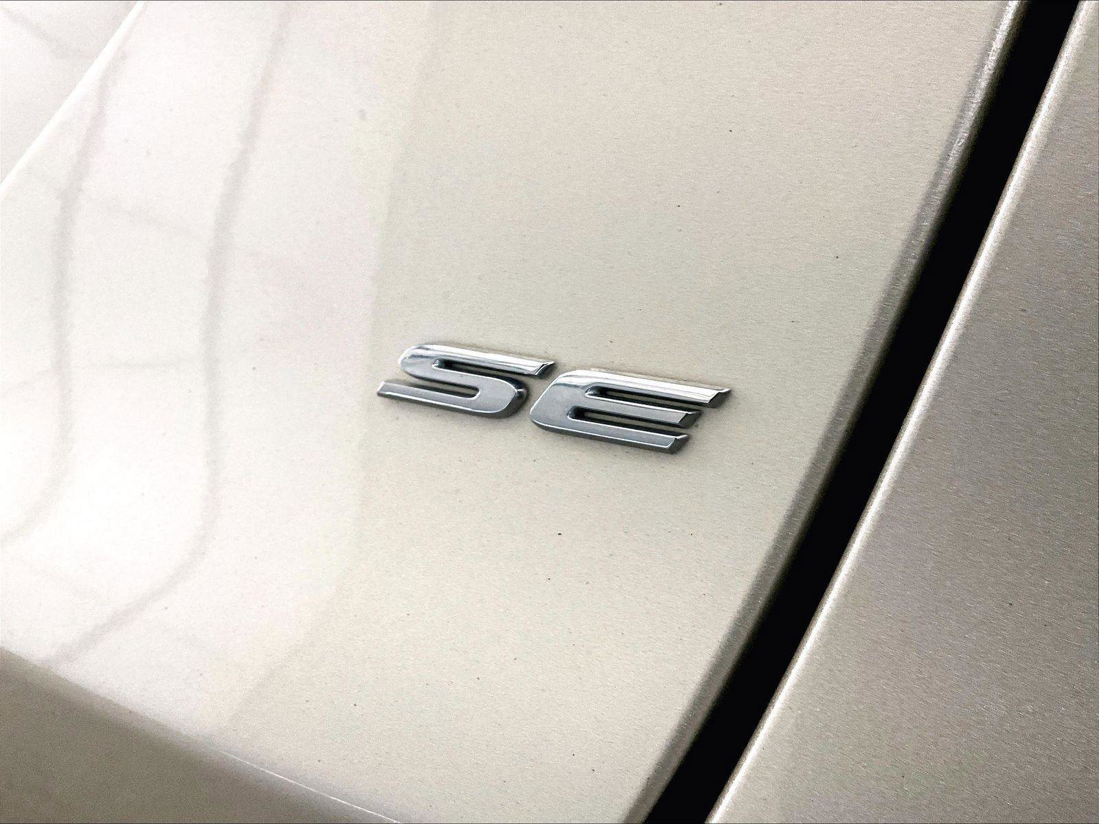 Used 2018 Ford Fusion SE w/ Fusion SE Technology Package image 13