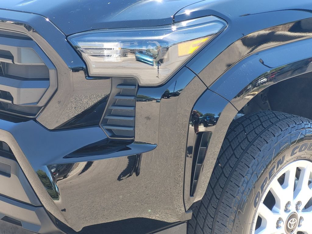 Used 2024 Toyota Tacoma SR AWD/4WD image 10