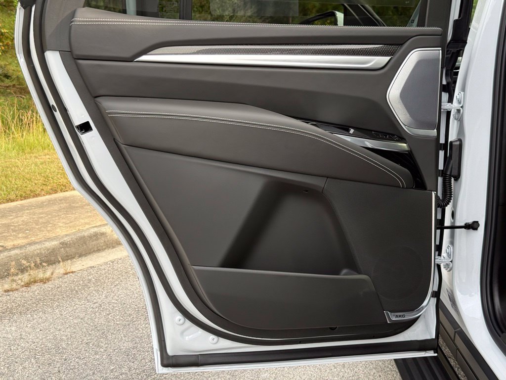 New 2026 Cadillac Escalade V AWD/4WD image 21