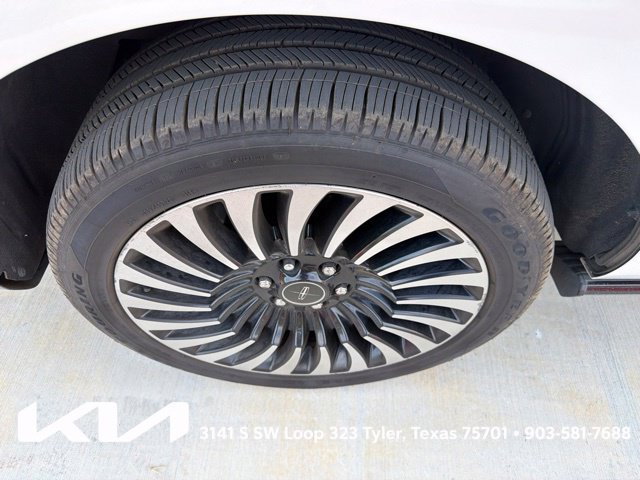 Used 2018 Lincoln Navigator L Black Label AWD/4WD image 12