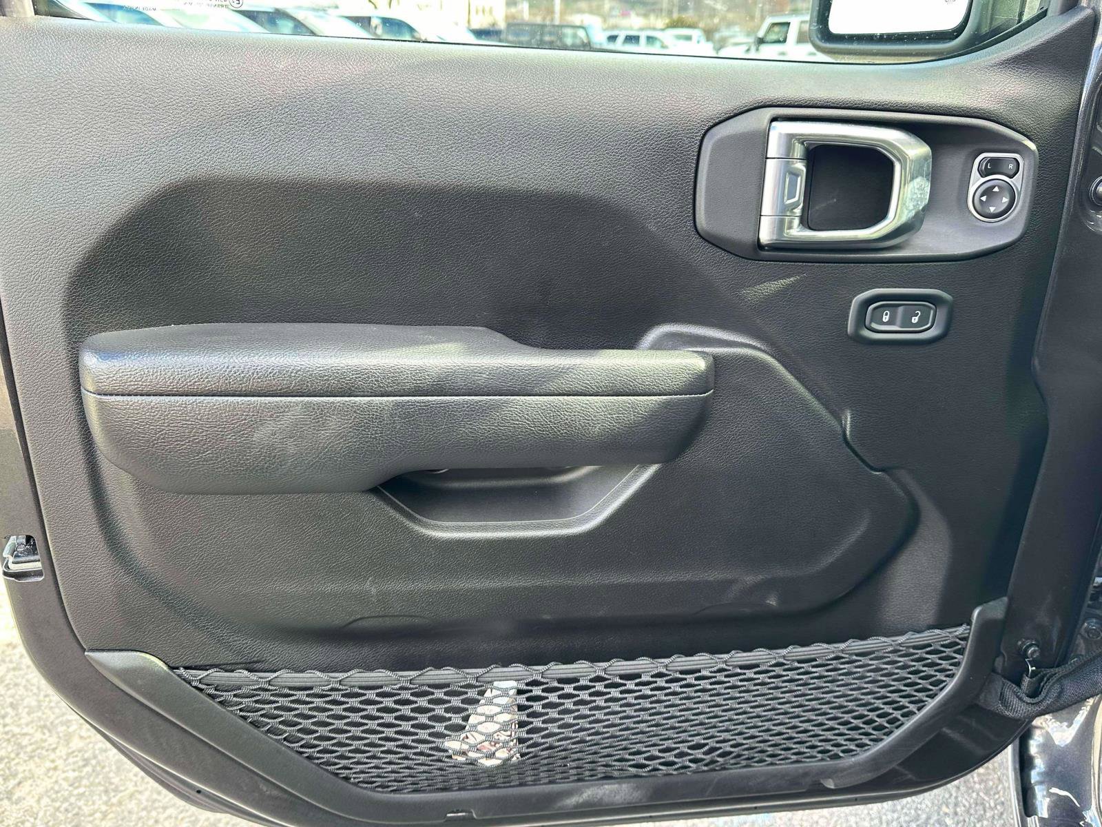 Used 2024 Jeep Wrangler Unlimited Sport image 15