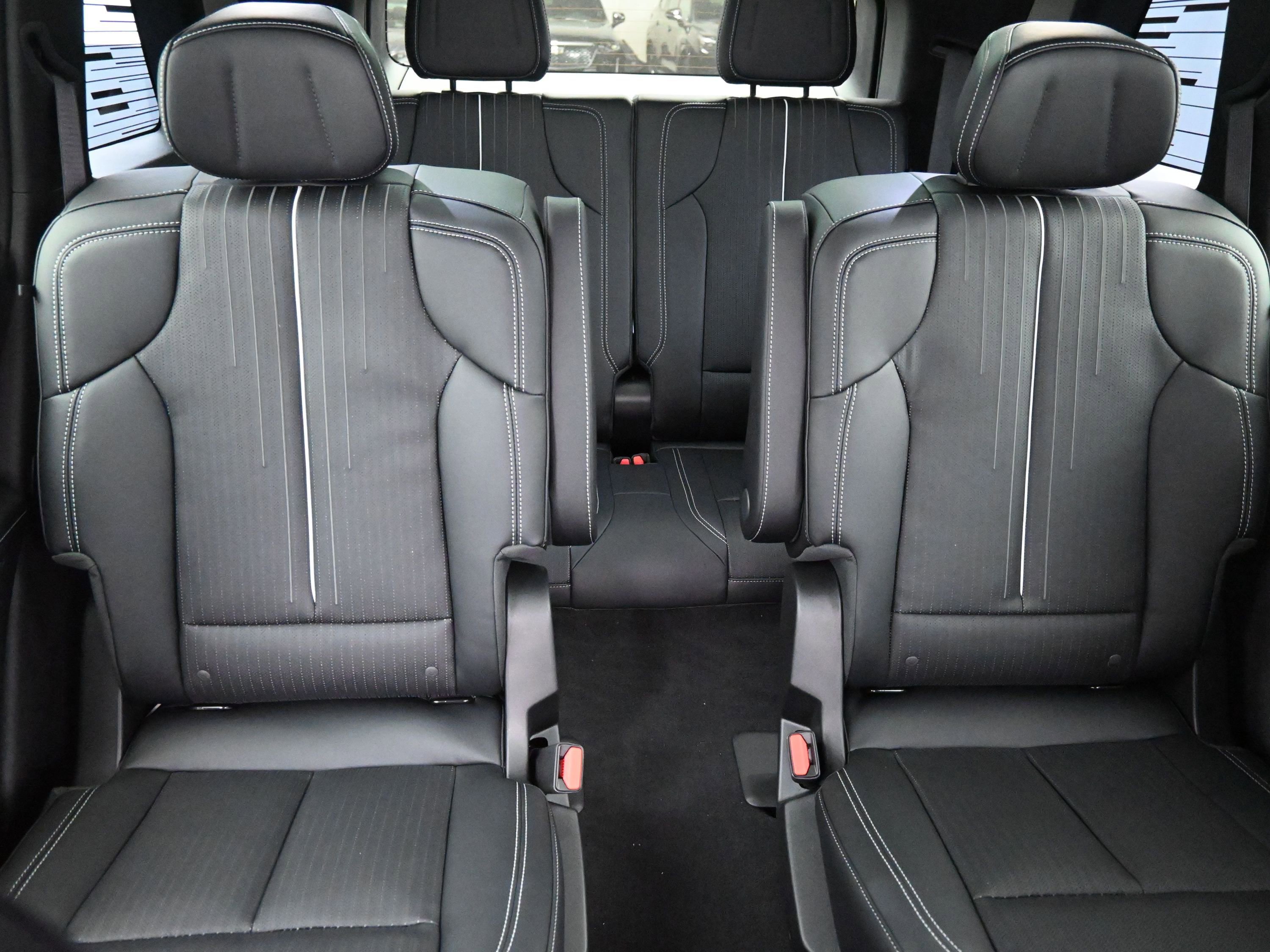 New 2026 Cadillac Vistiq Sport w/ LPO, Floor Liner Package image 14