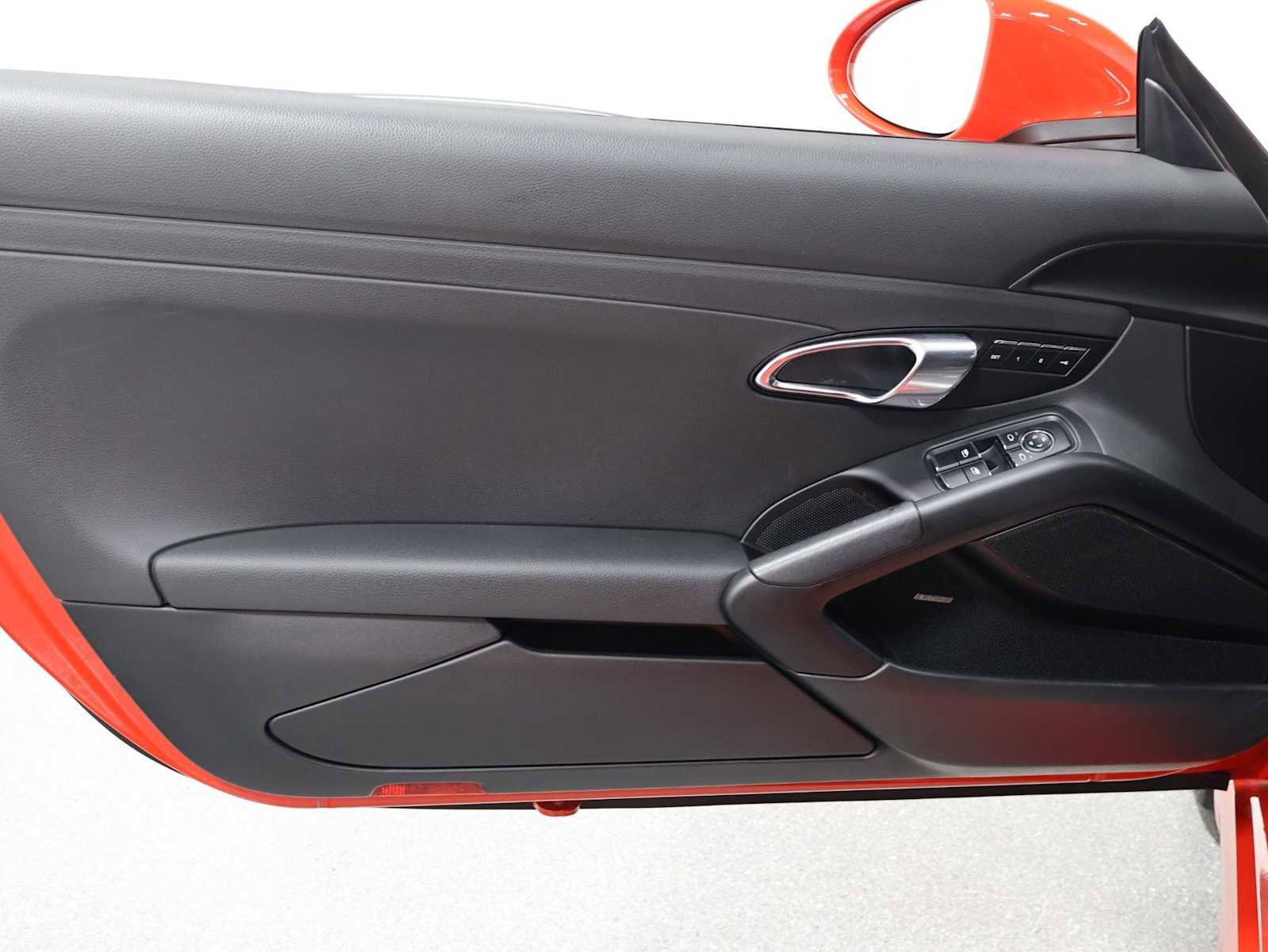 Used 2018 Porsche 718 Cayman RWD image 15