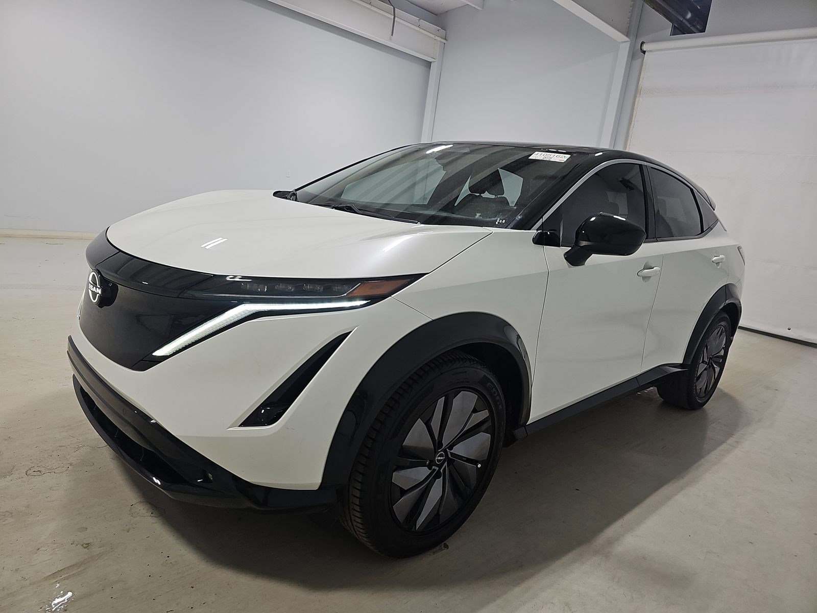 Used 2023 Nissan Ariya FWD image 2