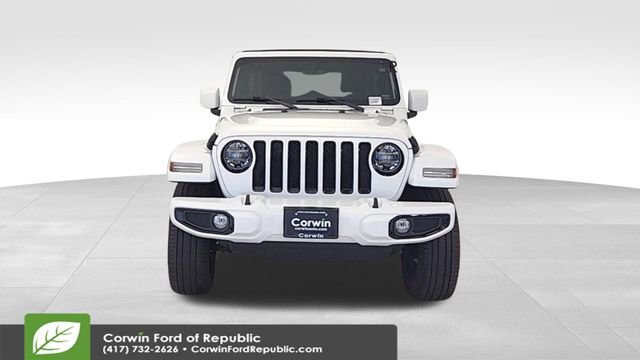 Used 2022 Jeep Wrangler Unlimited Sahara image 2