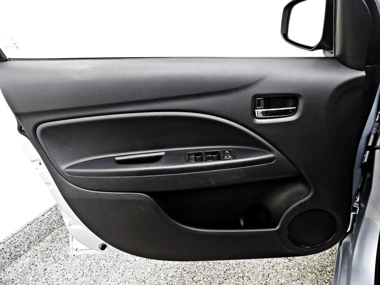 Used 2015 Mitsubishi Mirage ES FWD image 7