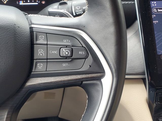 Used 2022 Jeep Grand Cherokee L Limited AWD/4WD image 19