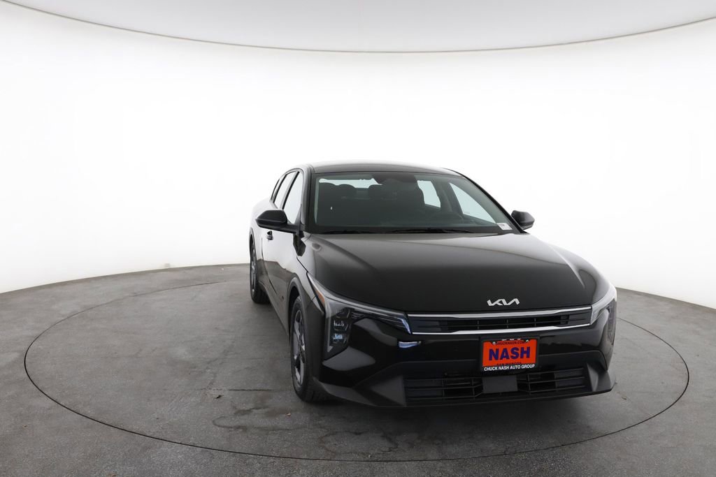 Used 2025 Kia K4 LXS image 3