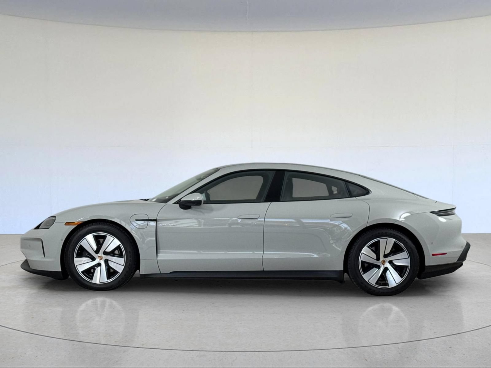 Certified 2026 Porsche Taycan RWD image 2
