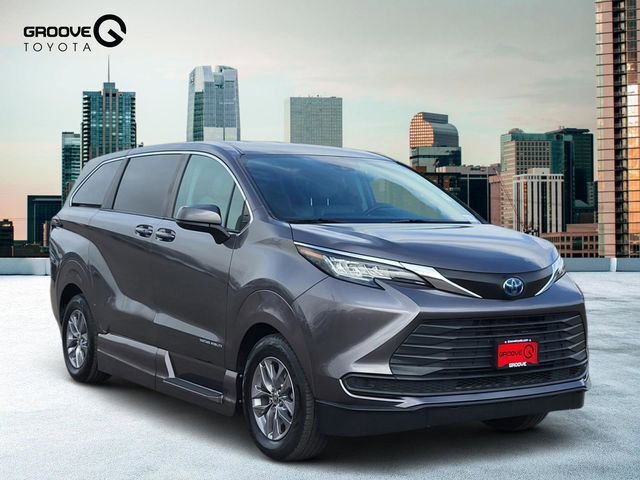 Used 2023 Toyota Sienna LE image 8
