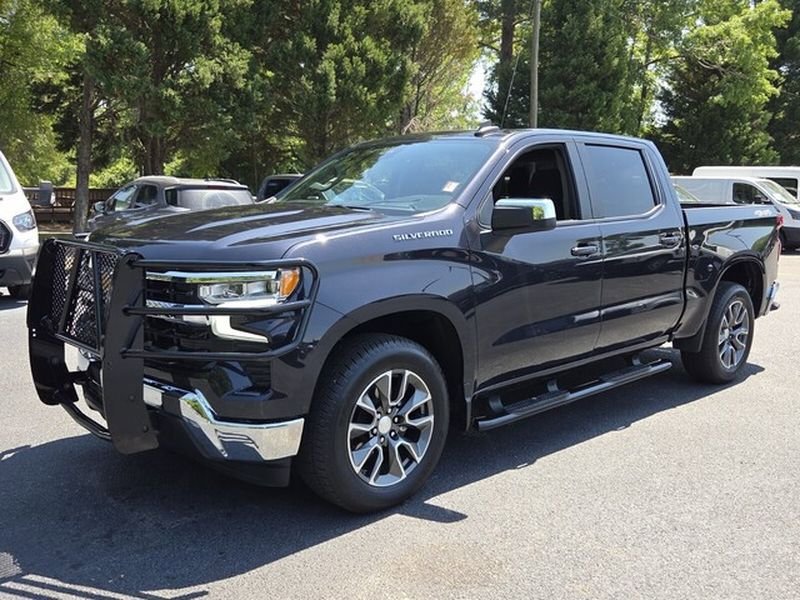 Used 2023 Chevrolet Silverado 1500 LT AWD/4WD image 3