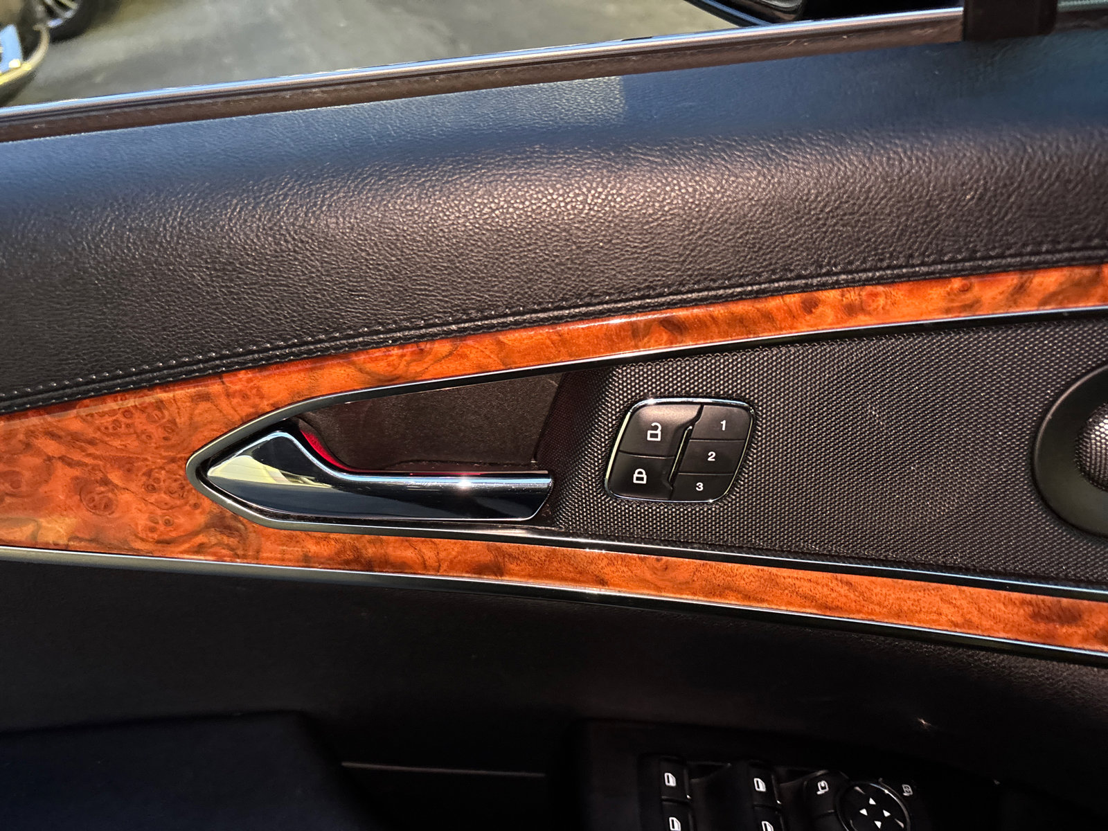 Used 2020 Lincoln Nautilus Reserve w/ Cargo Utility Package image 12