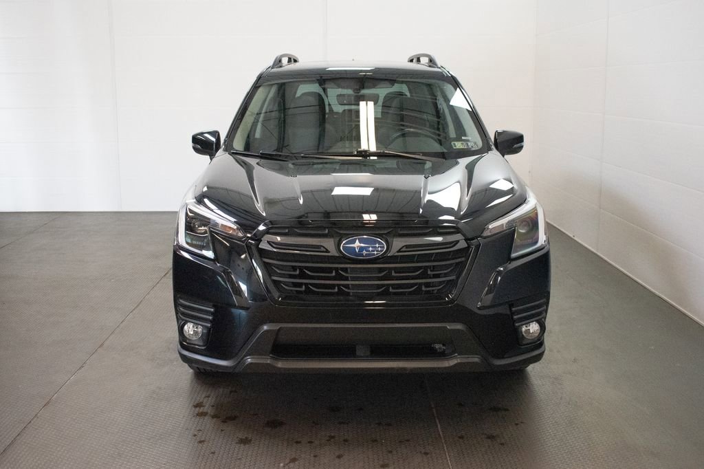 Used 2023 Subaru Forester Limited AWD/4WD image 2