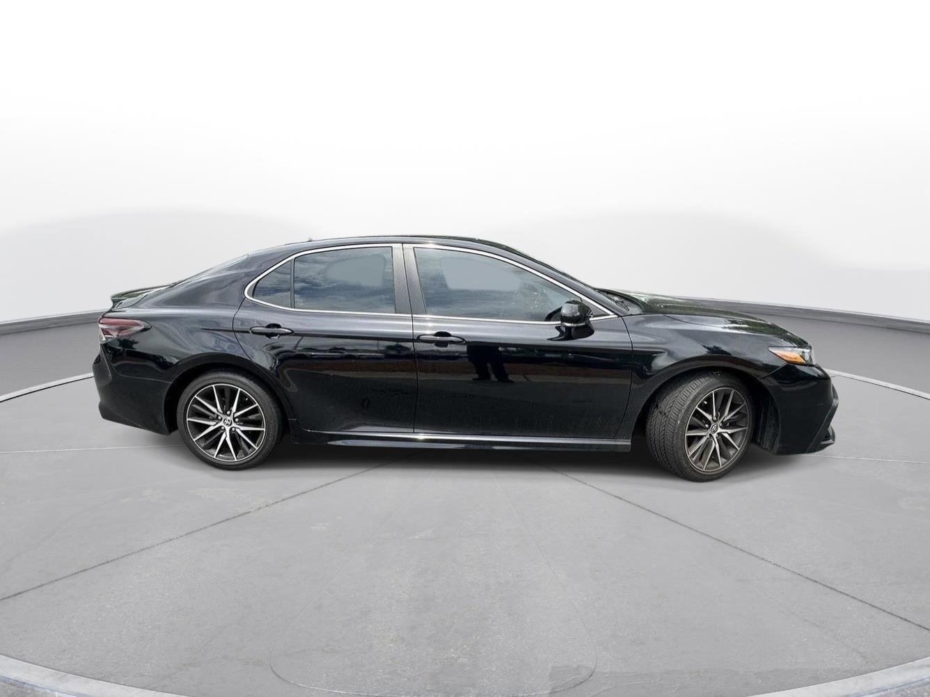 Certified 2022 Toyota Camry SE w/ Convenience Package FWD image 5