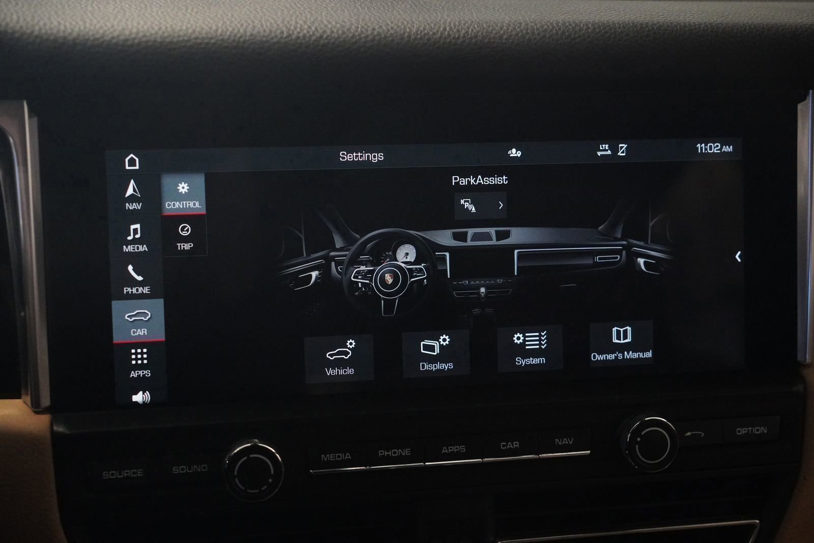 Used 2021 Porsche Macan image 24