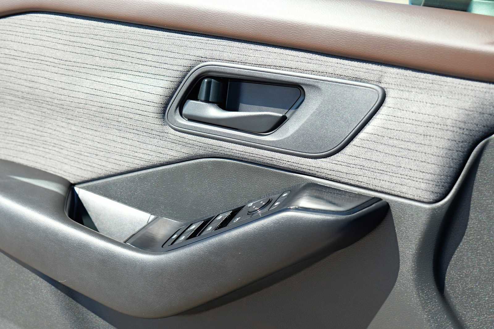 Used 2023 Nissan Rogue S image 20