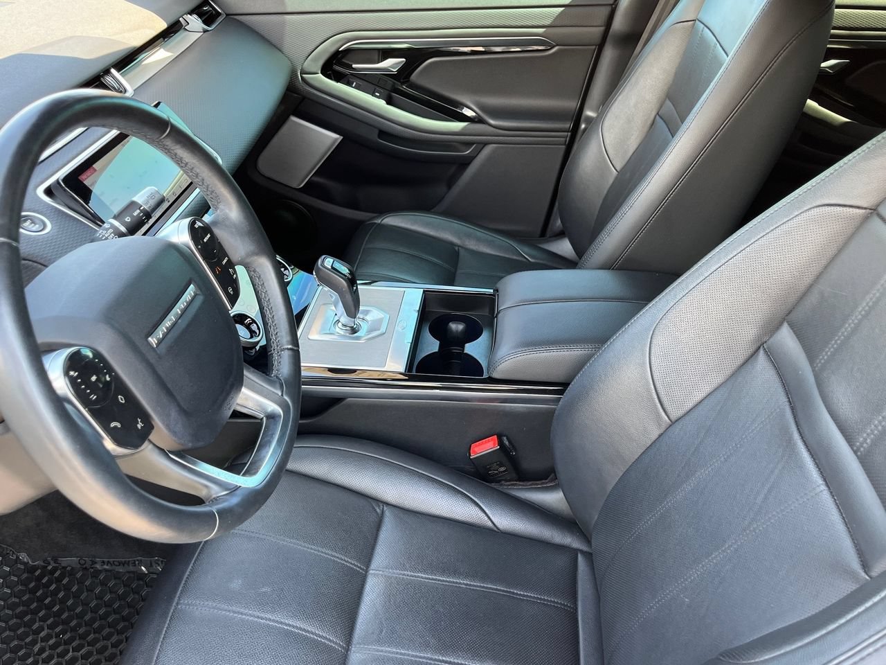 Used 2020 Land Rover Range Rover Evoque S AWD/4WD image 17