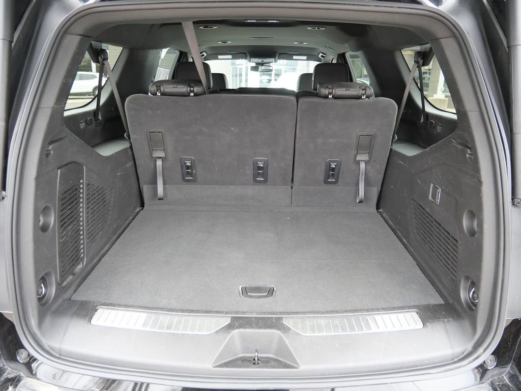 Used 2025 Chevrolet Suburban Z71 image 26