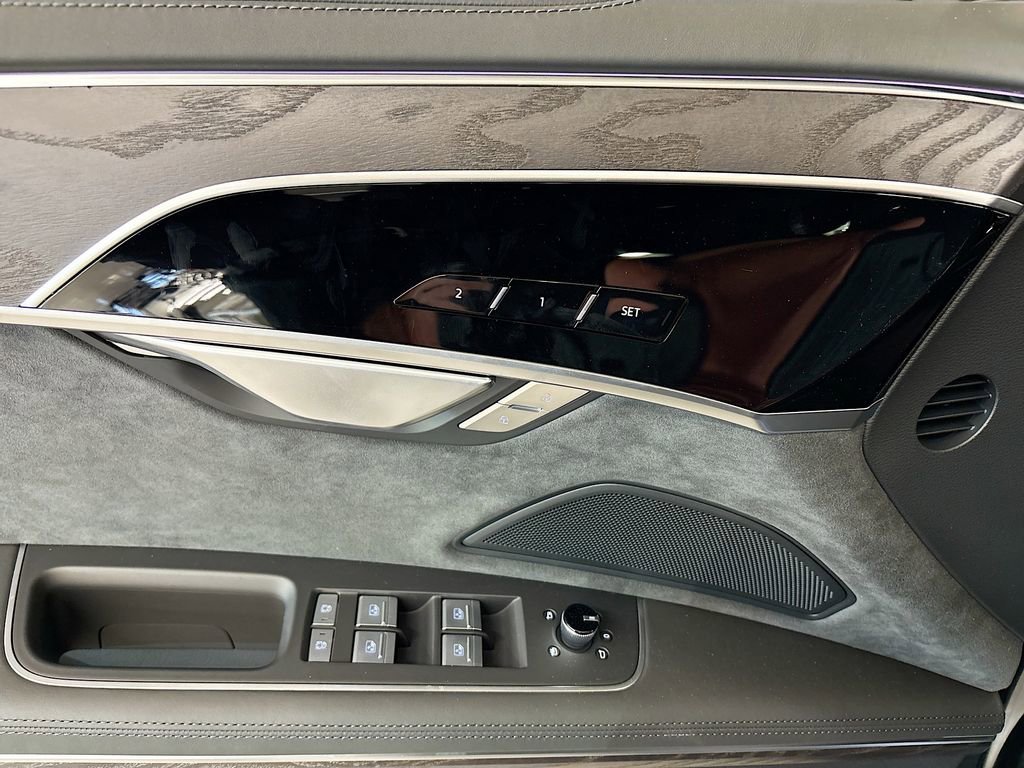 Used 2025 Audi A8 L 3.0T w/ Executive Package image 19