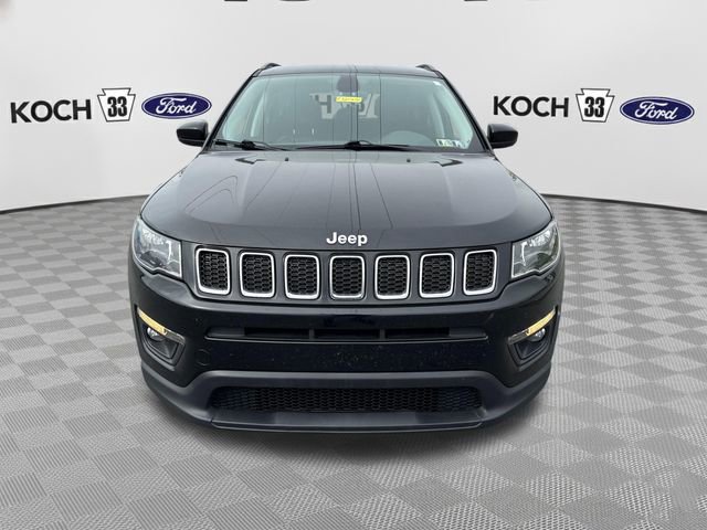 Used 2019 Jeep Compass Latitude w/ Cold Weather Group image 2