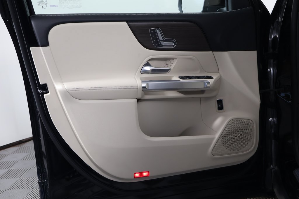 New 2026 Mercedes-Benz GLB 250 image 7