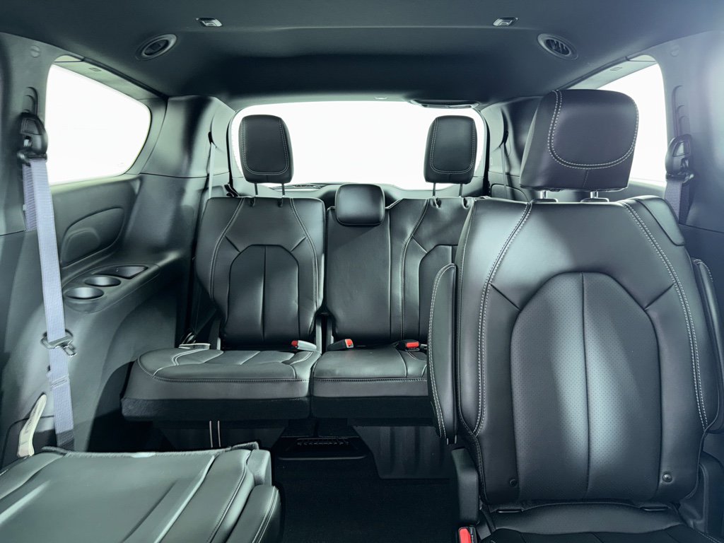 New 2026 Chrysler Pacifica Select w/ S Appearance Package image 7