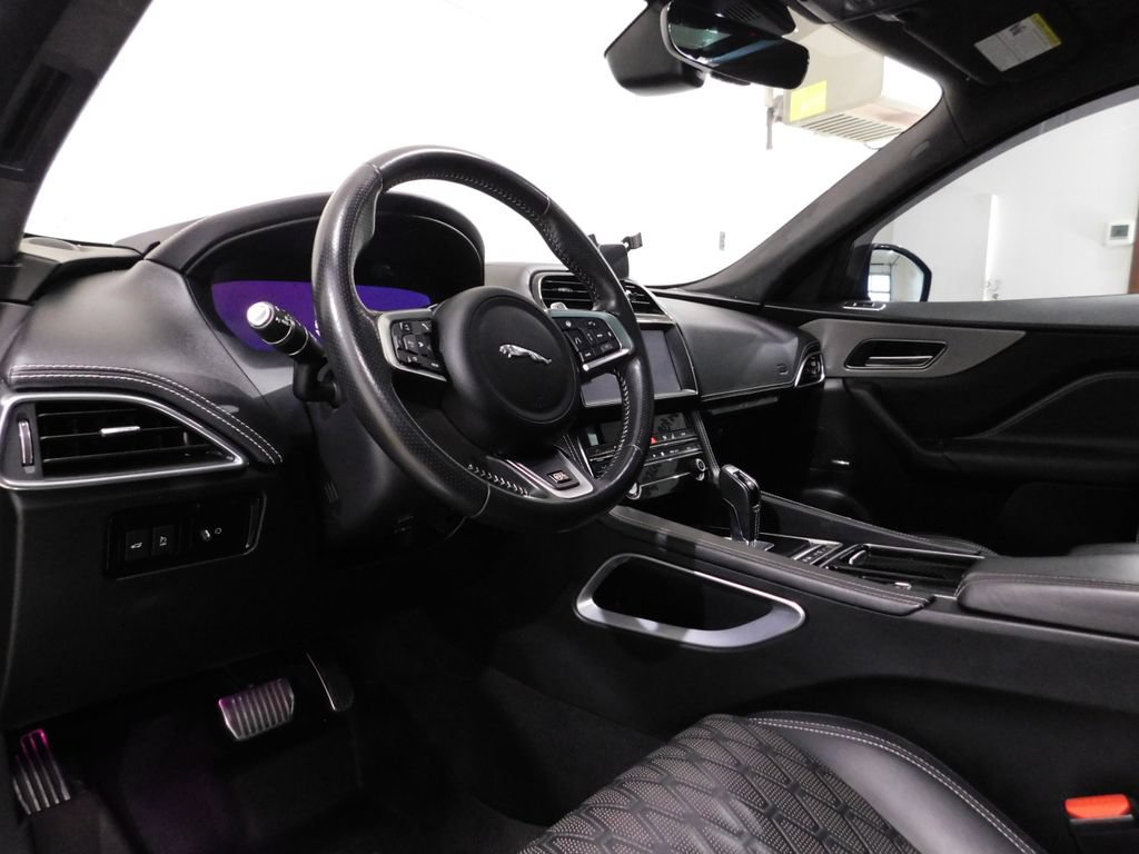 Used 2020 Jaguar F-PACE SVR AWD/4WD image 29