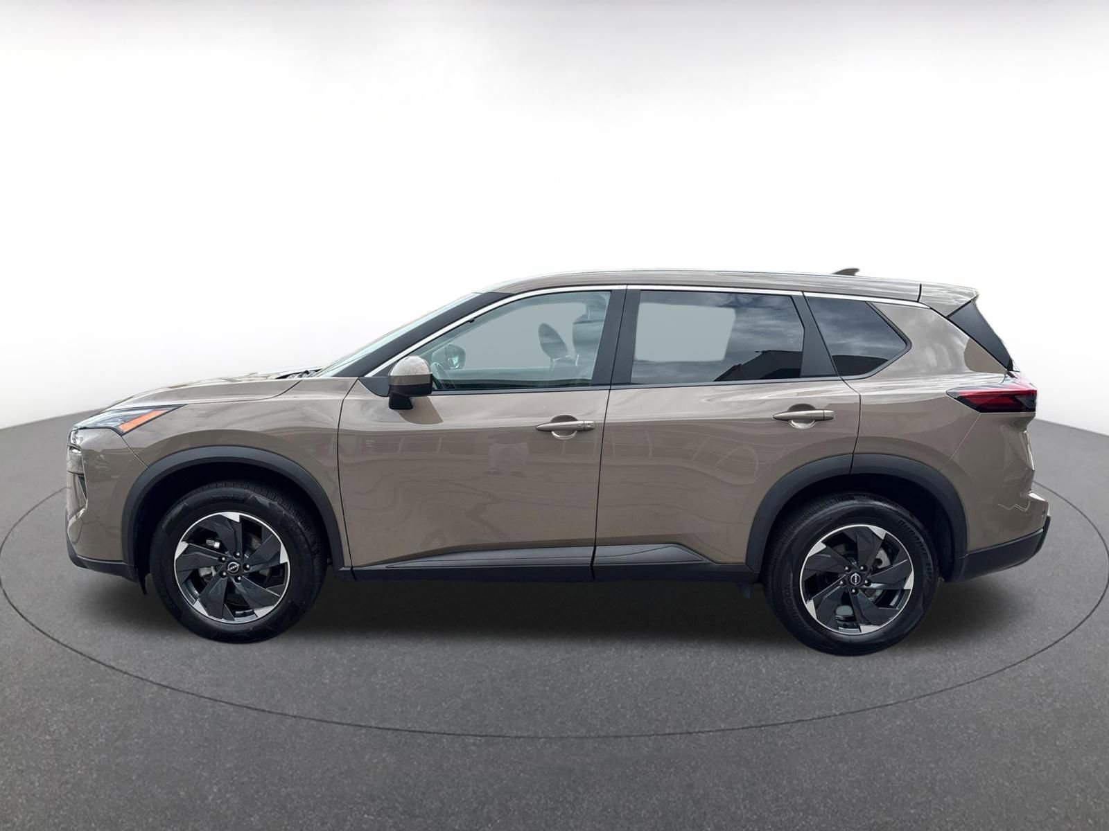 Used 2025 Nissan Rogue SV AWD/4WD image 10