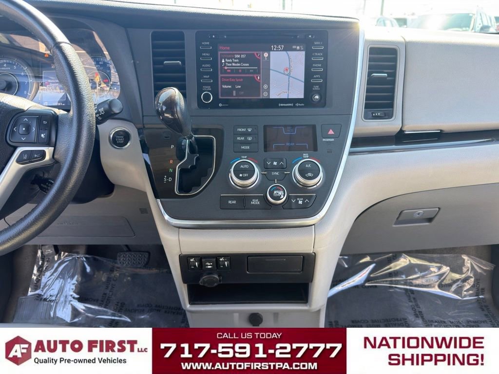 Used 2018 Toyota Sienna XLE w/ XLE Navigation Package FWD image 16