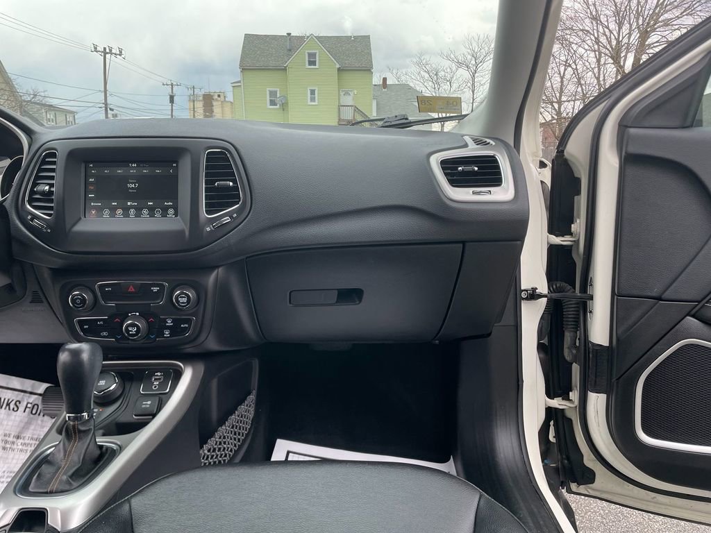 Used 2019 Jeep Compass Latitude w/ Popular Equipment Group AWD/4WD image 28
