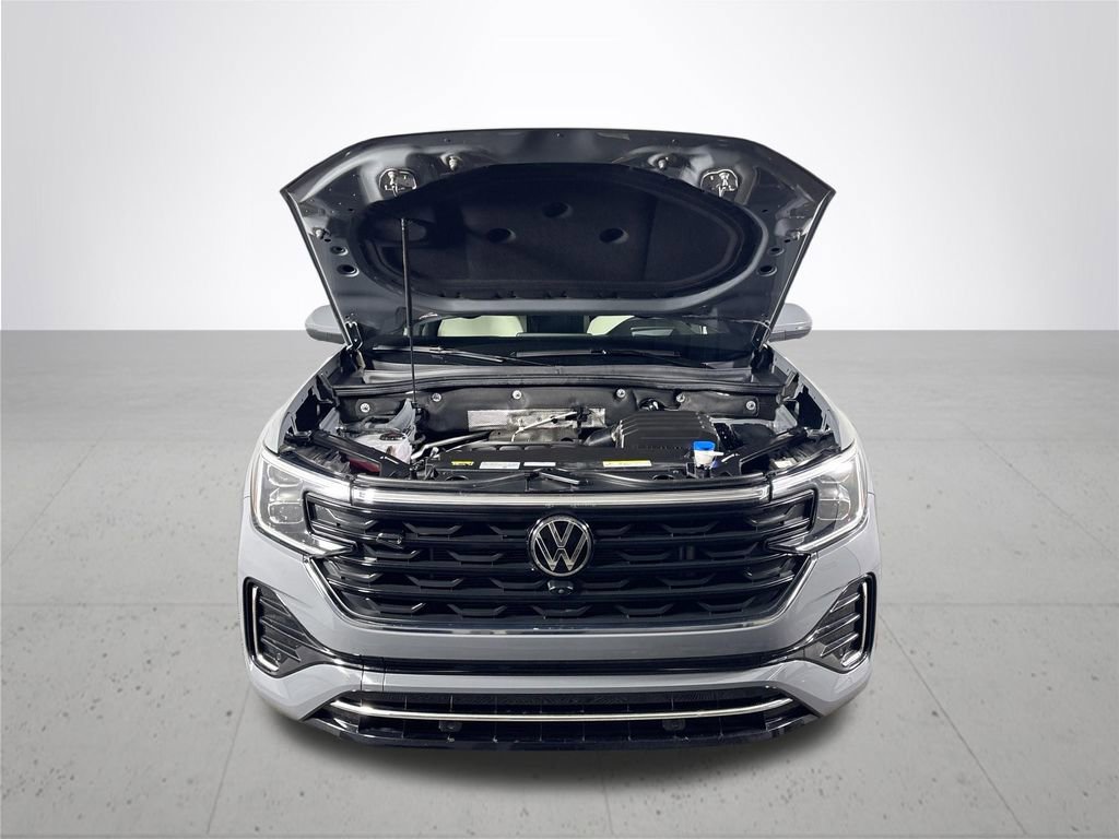 Certified 2024 Volkswagen Atlas Cross Sport SEL Premium R-Line image 23