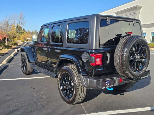 Used 2023 Jeep Wrangler Unlimited Sahara w/ Cold Weather Group image 9