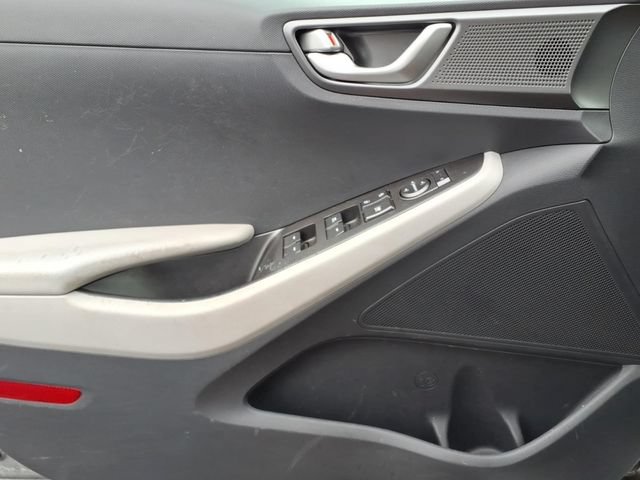 Used 2021 Hyundai Ioniq SE FWD image 16