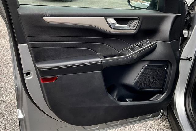 Used 2021 Ford Escape SE image 18