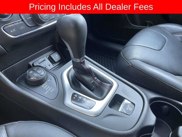 Used 2017 Jeep Cherokee Trailhawk AWD/4WD image 37